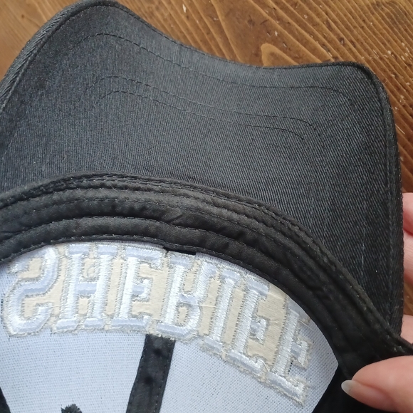 Hat - Picture 8 of 10